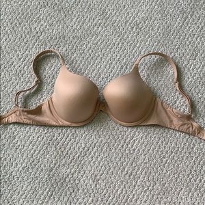 Showstopper skin colored Victoria Secret bra